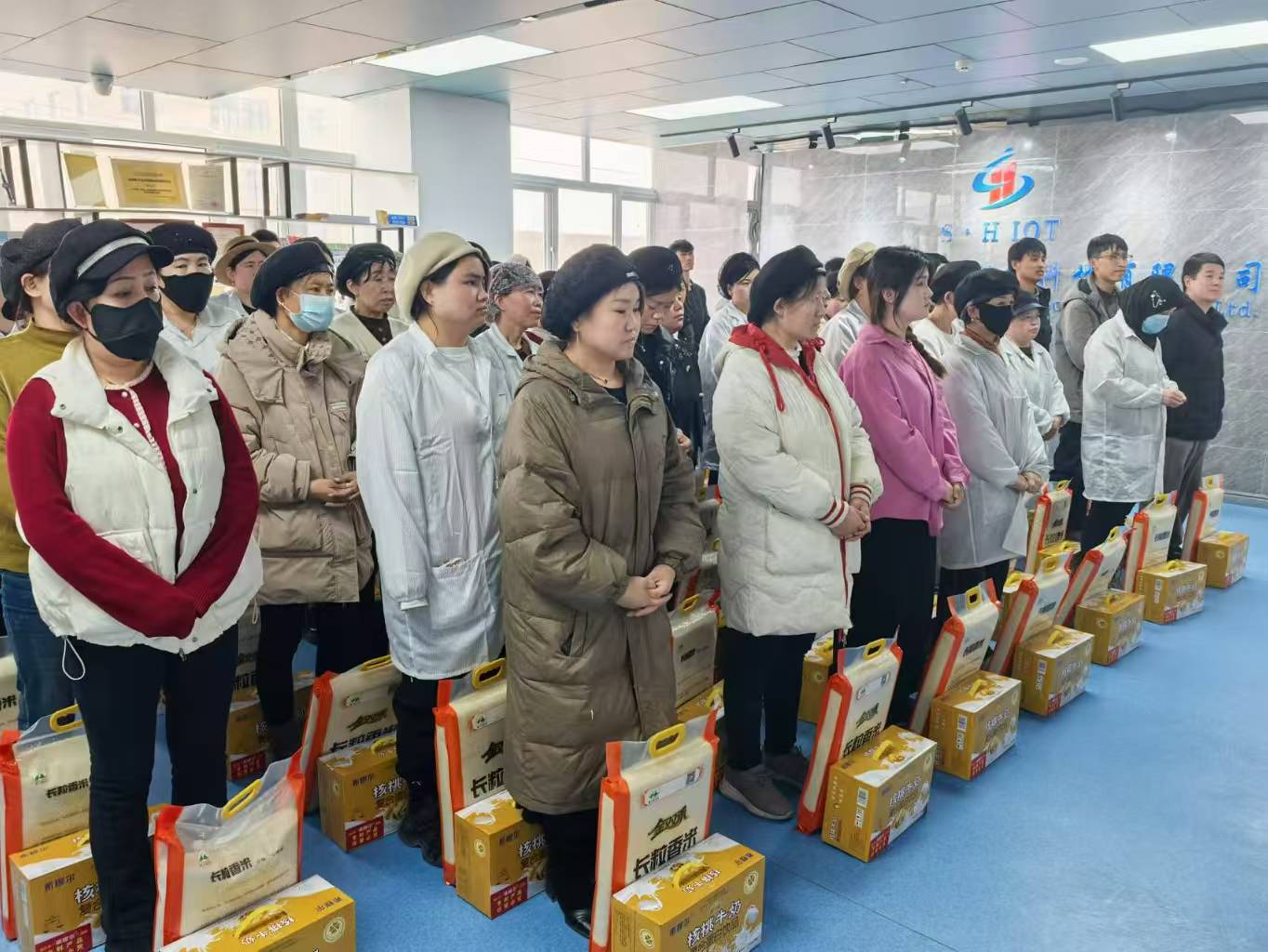 壹定发集团宁夏分公司RFID智能卡工厂开斋送暖 共筑协调企业家园