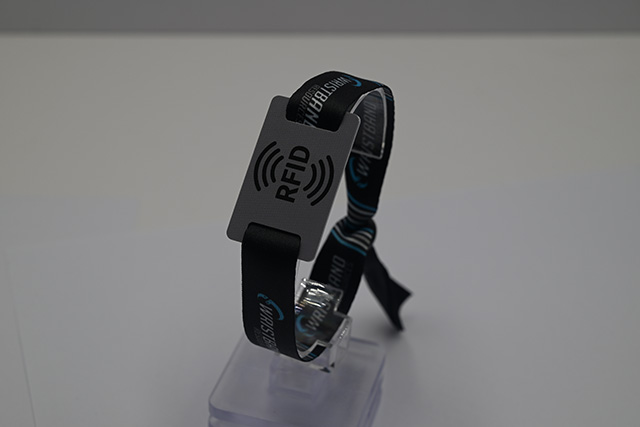 什么是对抗磁条卡，，，，什么是高亢磁条卡？？？？？