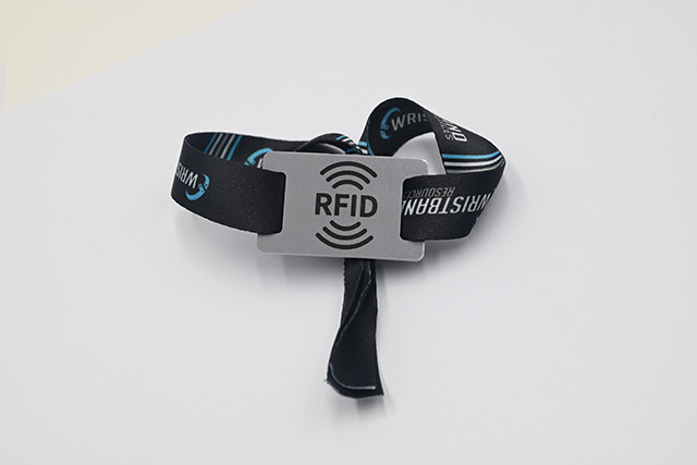 商家新战略：钥匙扣卡个性化，，，，，，差别的人拥有差别的卡。。。。。